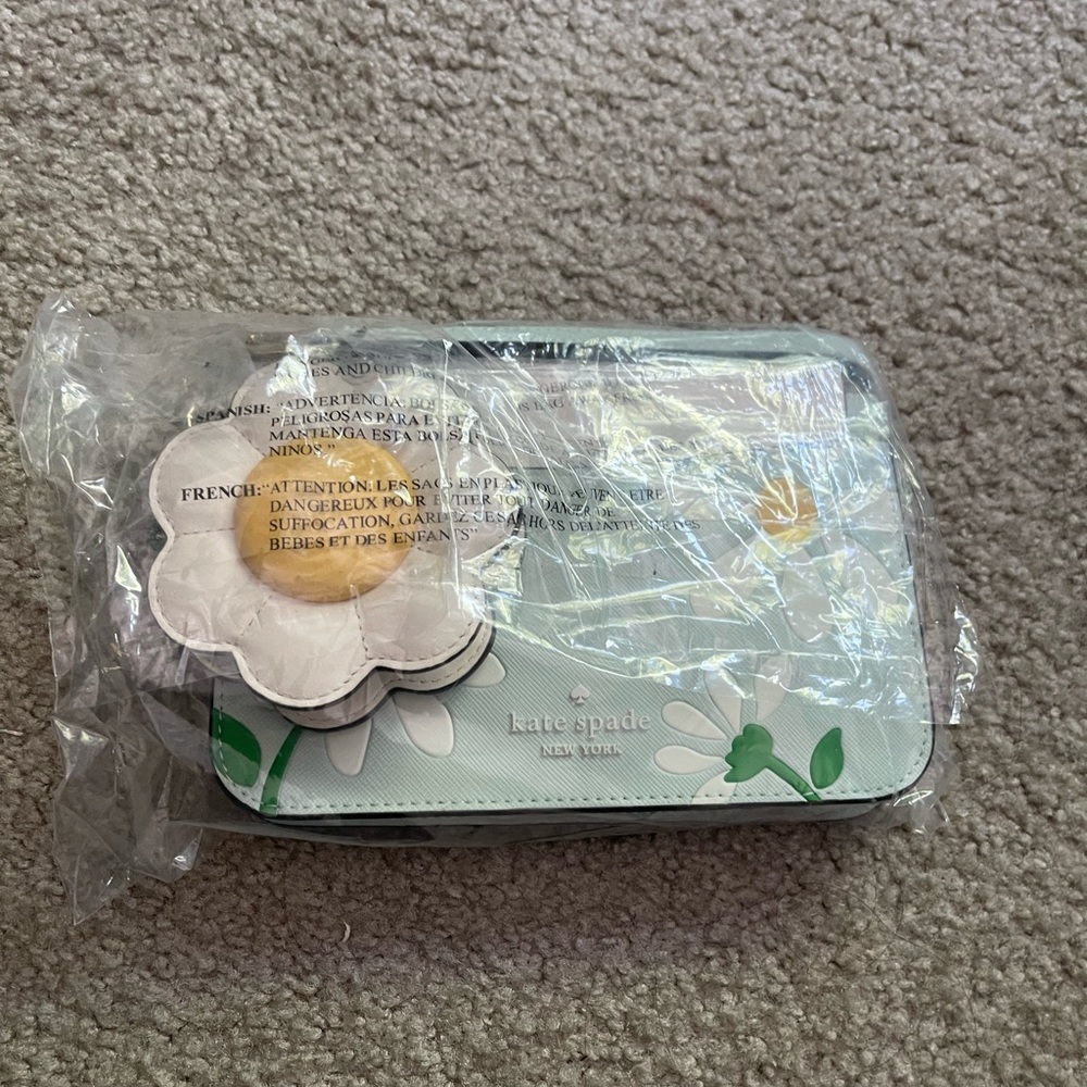 Day Tripper Daisy Triple Wristlet Set